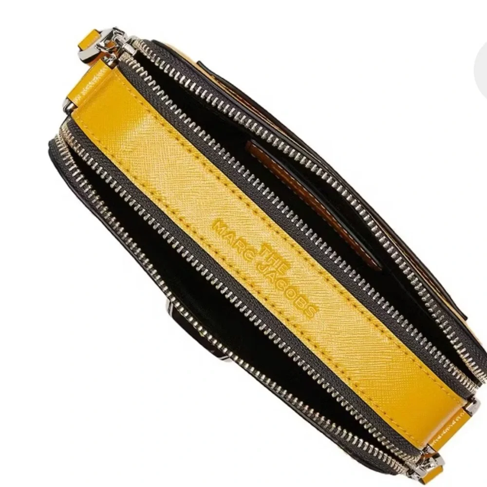 NWT Marc Jacobs Snapshot Peanuts Americana Crossbody Bag Woodstock Yellow - Picture 3 of 8